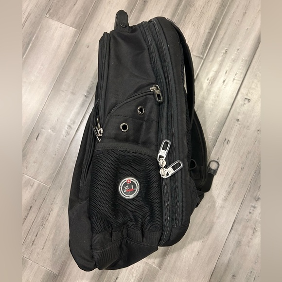 SWISSGEAR ScanSmart Backpack - Picture 3 of 8